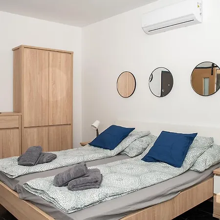 ホームステイ Laki Rab App