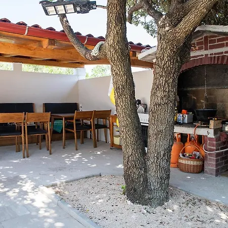 ホームステイ Laki Rab App *