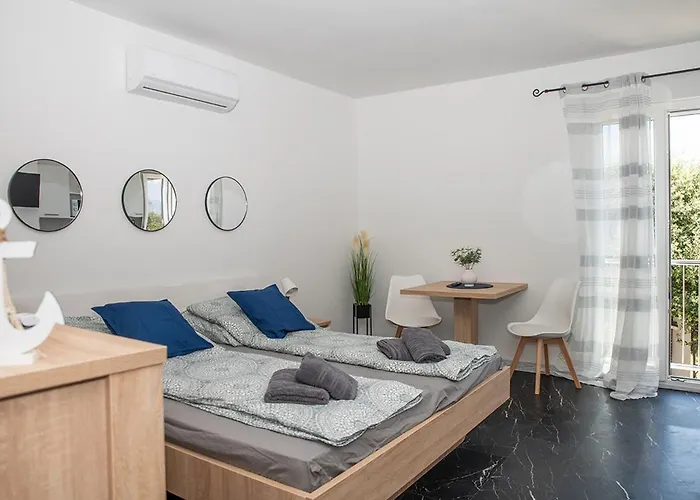 Habitación en casa particular Laki Rab App